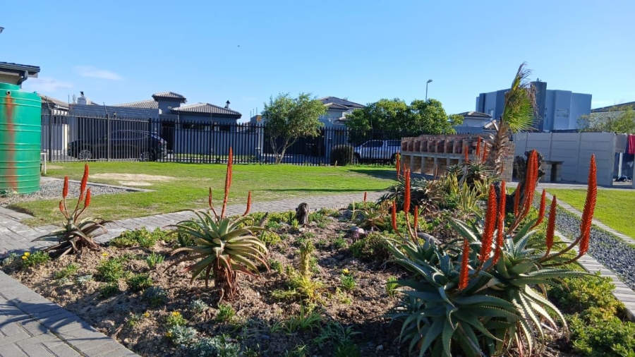 3 Bedroom Property for Sale in Parklands North Western Cape
